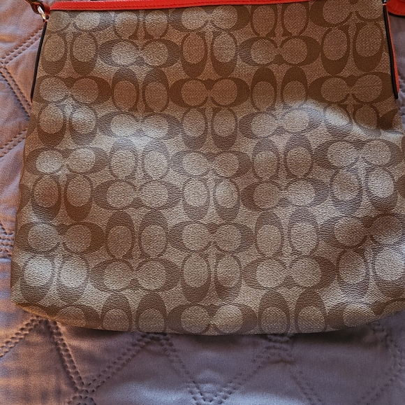 Coach crossbody - Picture 2 of 5